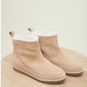 Jenni Kayne Suede Moc Boots in Natural/Ivory